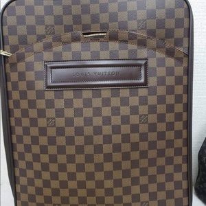 Louis Vuitton Pegasse 45 great condition
